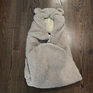 7am Enfant Nido - Teddy car seat and stroller muff - no stains or signs of wear
